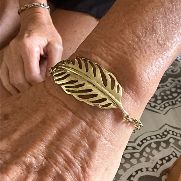 no brands Jewelry - Gold Leaf Bracelet